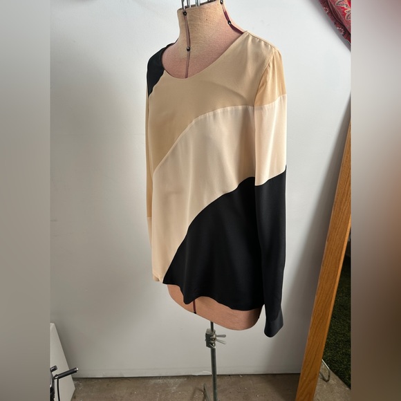 Diane Von Furstenberg Seraphina Silk Colorblock Blouse Size 6 NWOT - Picture 6 of 12
